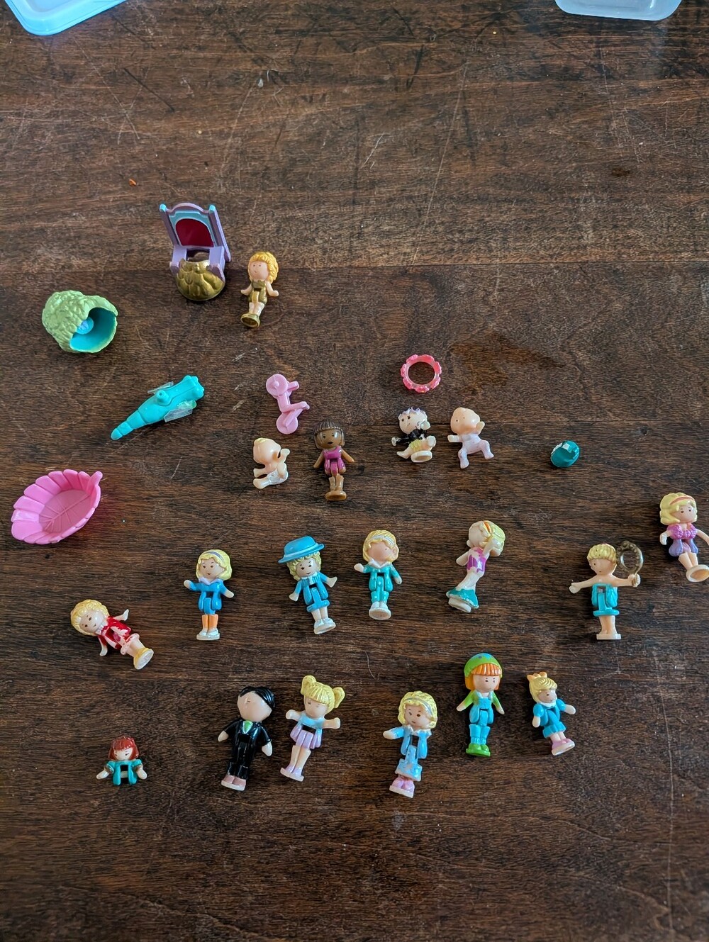 Set Of 23 Vintage Polly Pockets